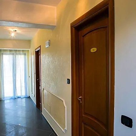 Miramare مارينا دي سكيافوني
